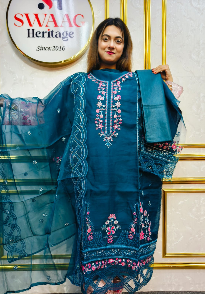 Premium Zari Embroidered organza 3 Piece Unstitched Dress - Image 4